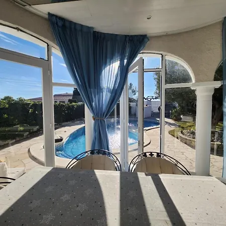 Desiree Holiday home *